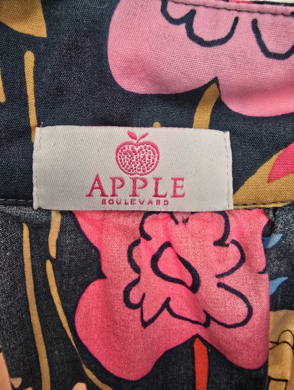 Apple Boulevard Floral Tiered V-Neck Shift Dress in Navy Floral Multi Size Small - Picture 9 of 10